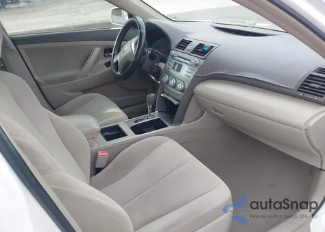 2009 Toyota Camry Le z USA, uszkodzony, nr VIN 4T1BE46K69U838528